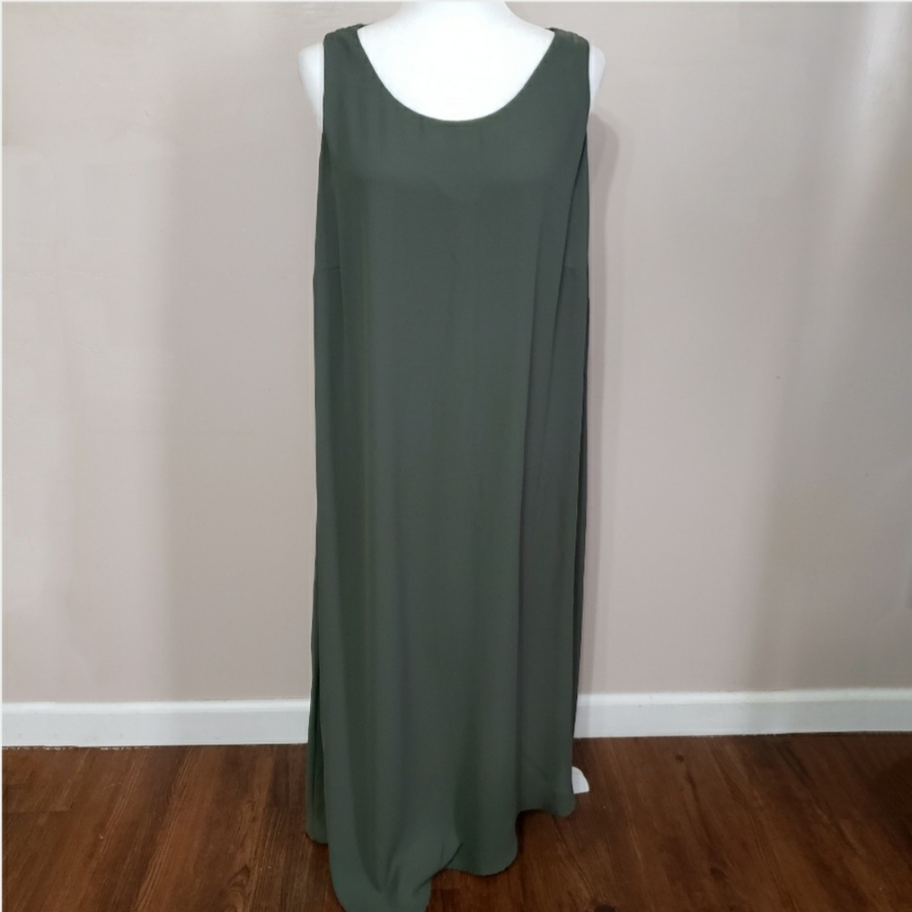 Karen Kane green midi dress